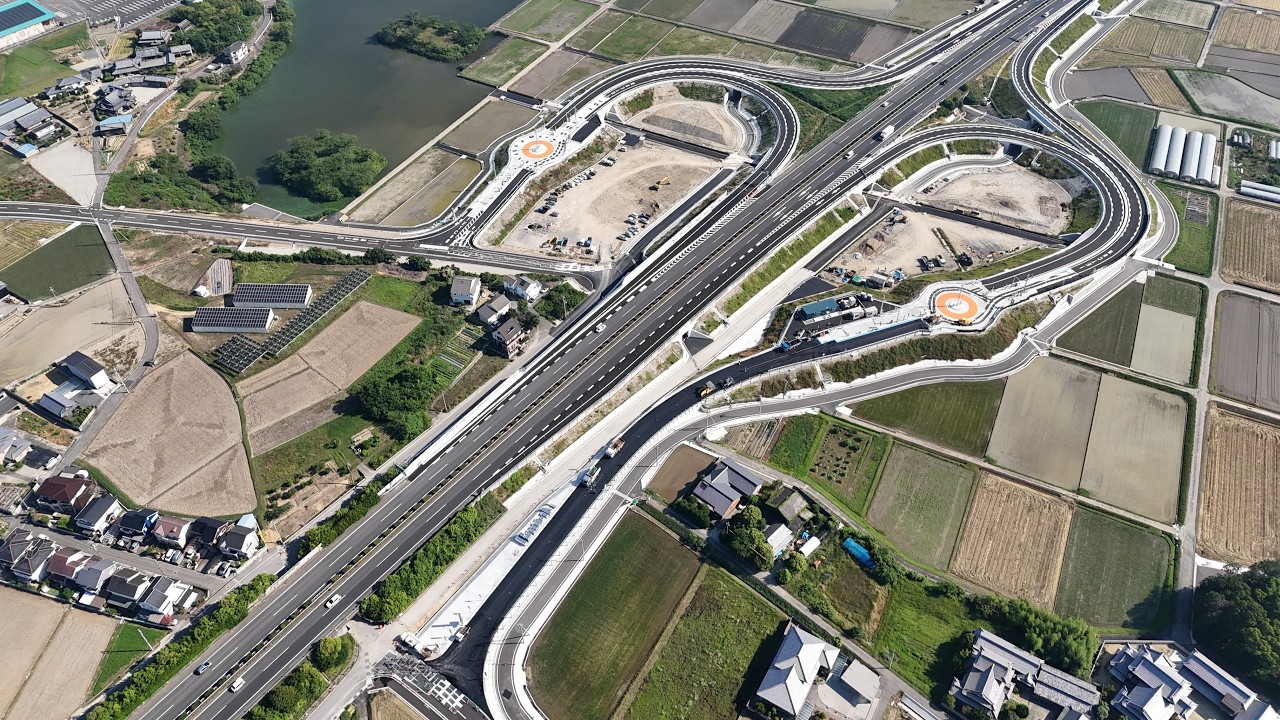 新たな命、開かれる道 Takamatsu Expressway 