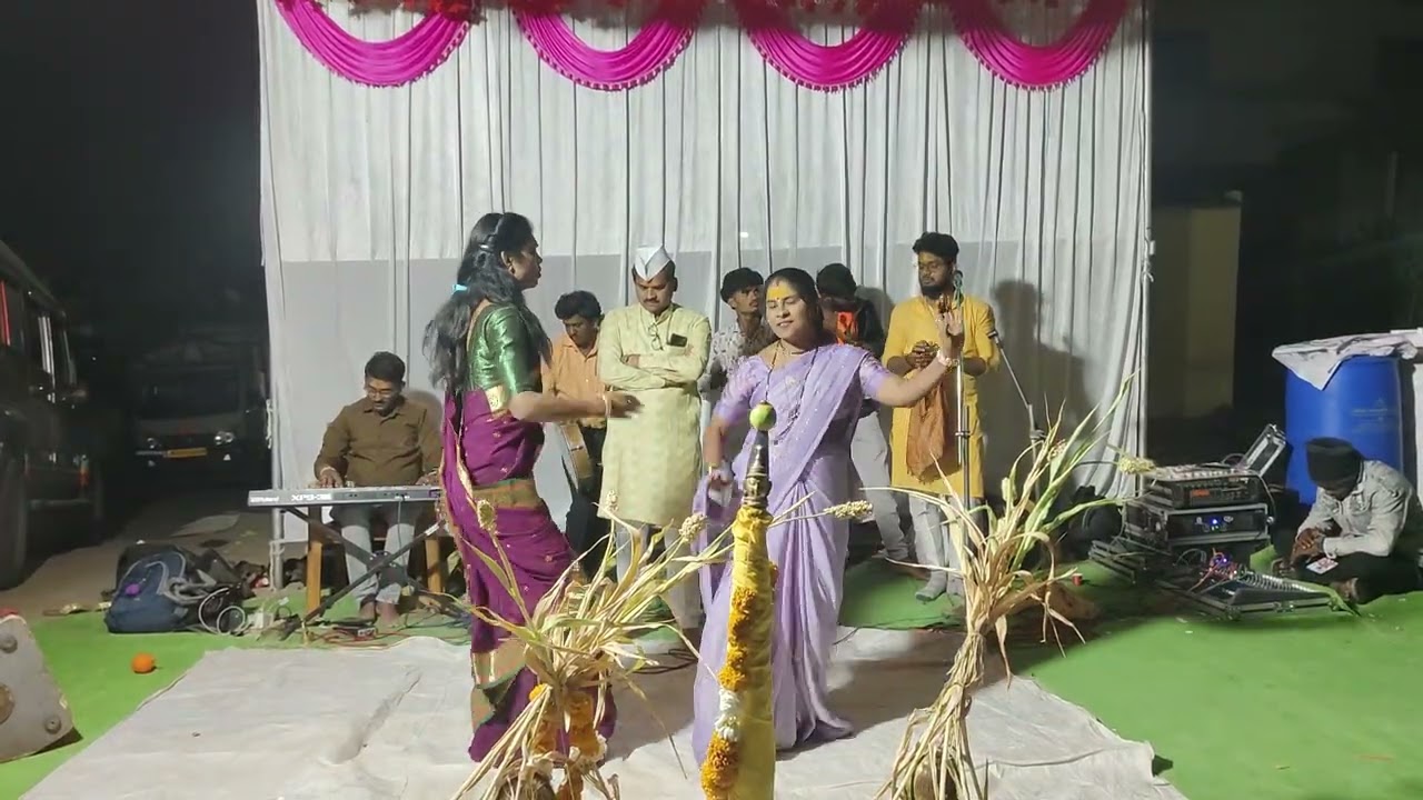 तुझ्या मुरलीच्या मधुर सुरानी खूप छान गौळण नक्की ऐका योगेश साळुंके यांच्या आवाजात सविता साळुंके 🙏🏻