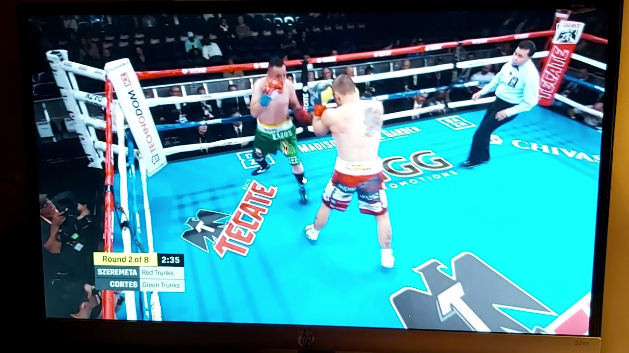 Boxer FAILS Undrer performing oversized boxer gets KO'd trying to