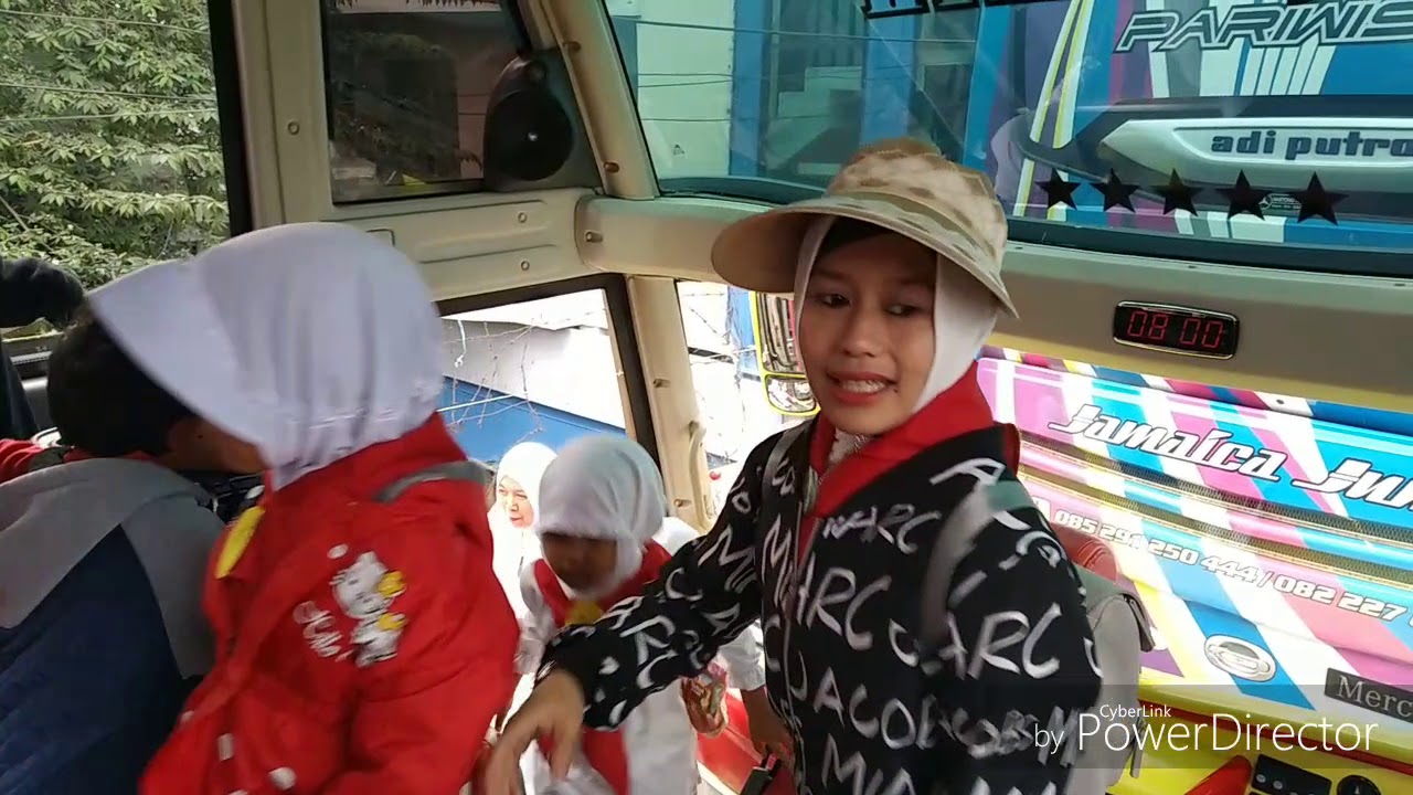 perjalanan manasik umroh tk aisyiyah 1 kertek