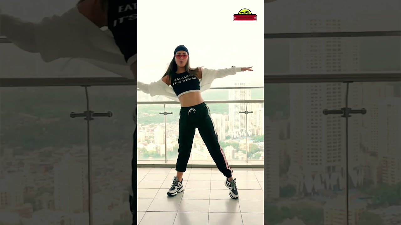 Amazing 👏 Dance💃 steps by Hina Khan 😍 on 