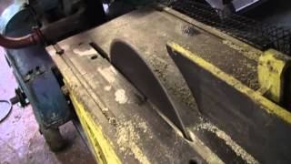 LINER Saw Bench with a Petter Diesel Engine Cutting