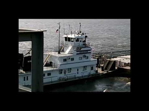 Mississippi Barge Lexington Push Boat Fort Madison Iowa Bridge Nov 24, 2007