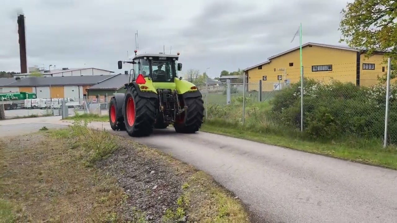 Traktor CLAAS AXION 850