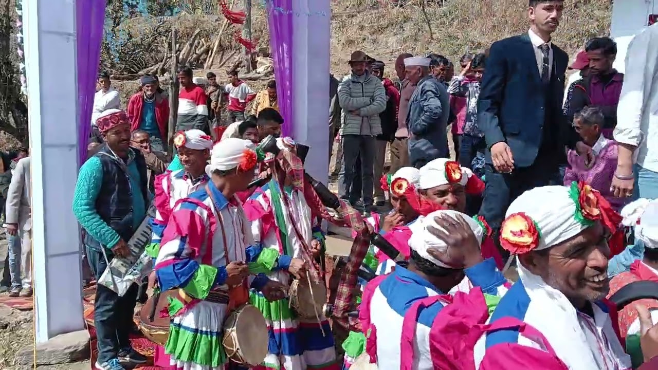 एक और धमाकेदार बारात 😀🙏🏻#uttakhandi #pahadi #baraatidance #devbhoomi #chaliyadance #kumaon
