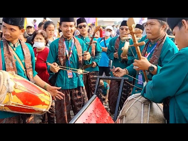 Ajib kolaborasi 2 tehyan bikin heboh lebaran Betawi di Monas 💕 class=