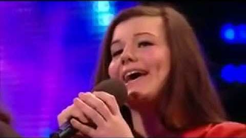 Se le burlaban   Pero les tapo la boca cuando empezo a cantar