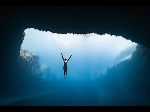 Anna freediving Dean's Blue Hole
