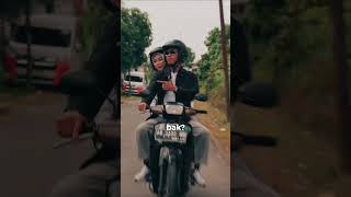 Download Lagu Pada yang gak kalian pas motoran ternyata lagi ngomongin bakso cilok #legan #riaricis #aftershine MP3