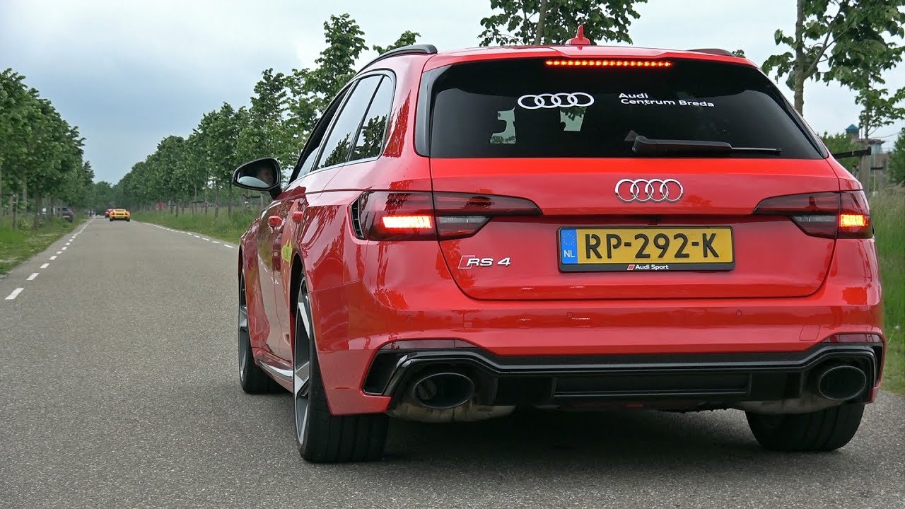 ⁣2018 Audi RS4 Avant - Start up, Revs & Accelerations!
