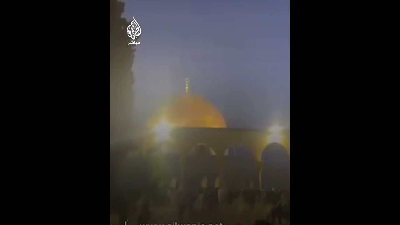 قوات الاحتلال تعتدي على الآلاف من المصلين في الأقصى عقب صلاة الفجر