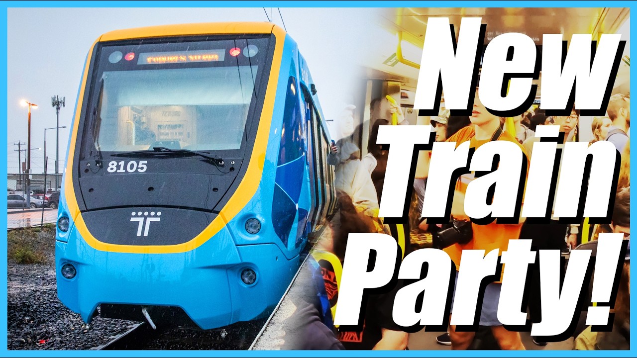 X'trapolis 2.0, Day 1.0 // Melbourne Welcomes a New Train! - YouTube