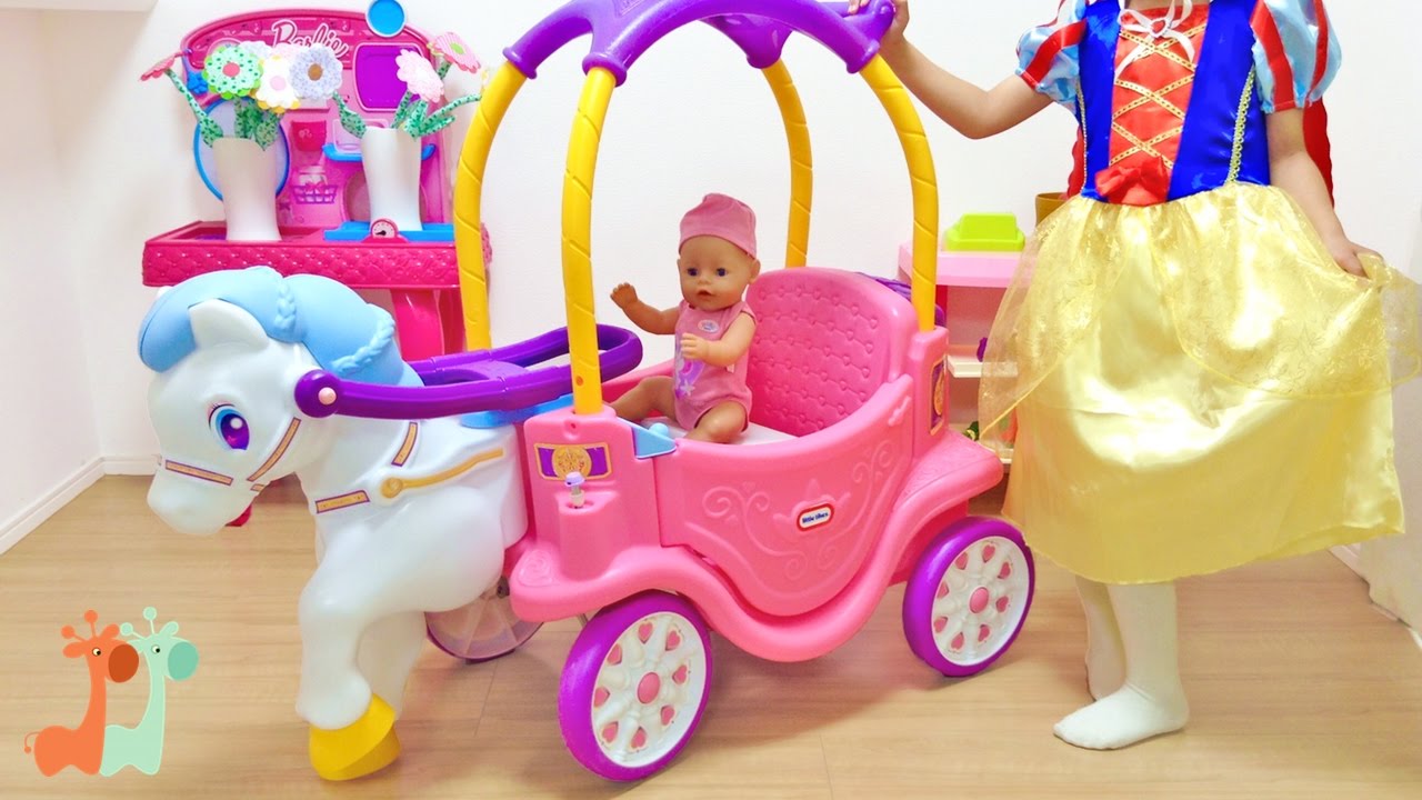 プリンセス馬車 白雪姫とベビーちゃん ディズニー Princess Horse Carriage Ride On Disney Princess Snow White Youtube