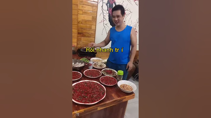 Cả nhà rủ nhau đi làm khách