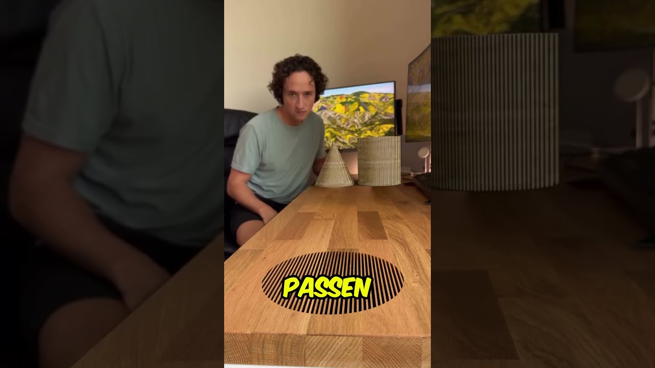 Hij Besteedt Uren Aan Het Maken Van Deze Houten Bouwwerken 