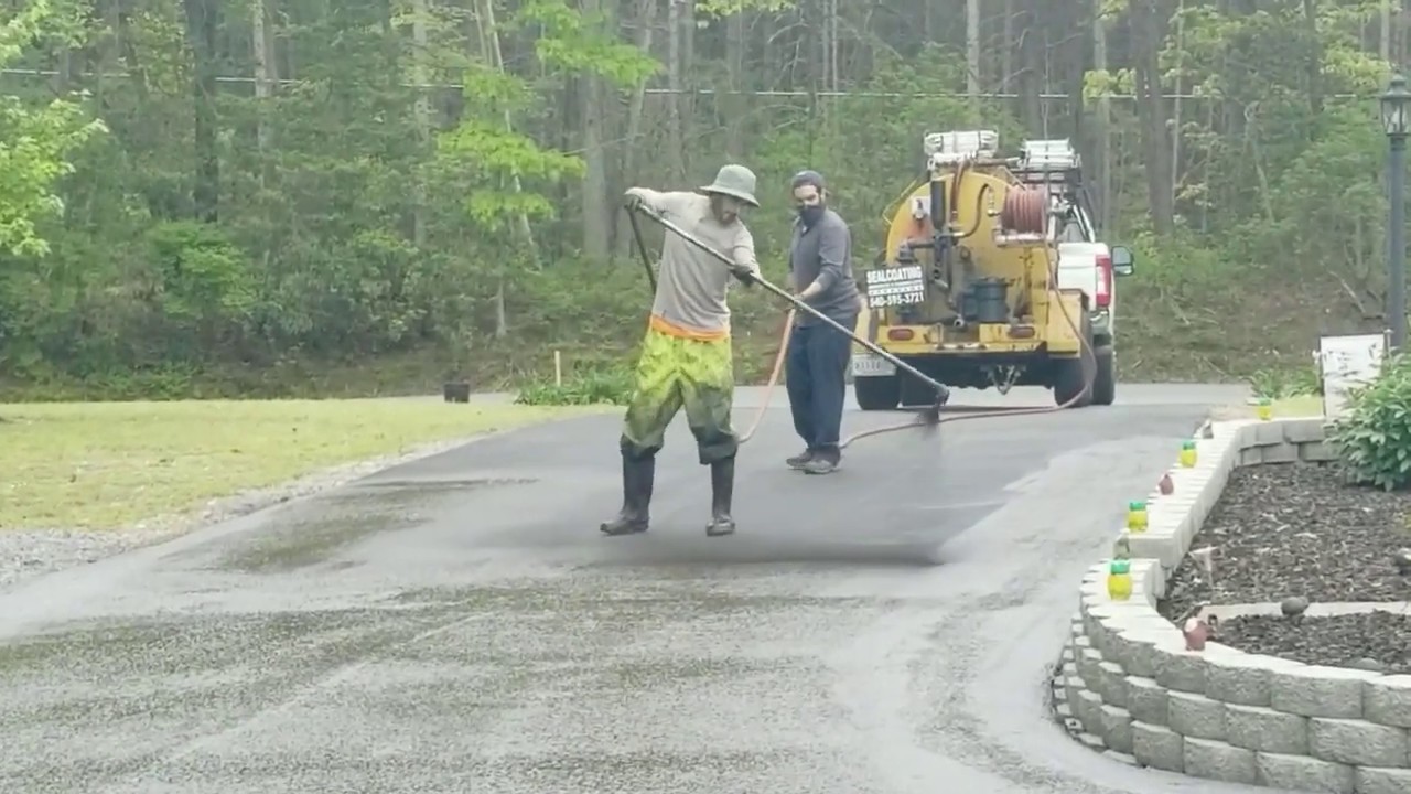 Blacktop Sealcoating | Stafford | Spotsylvania | Fredericksburg Driveway Sealcoating
