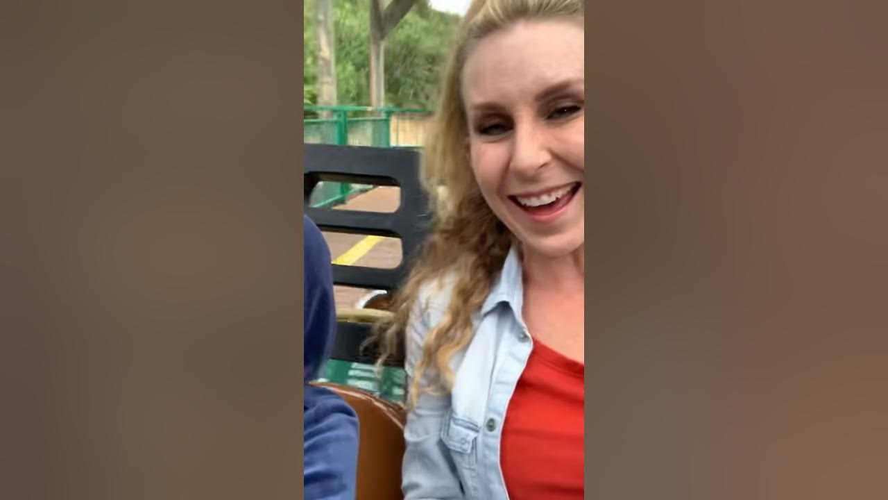 Must See Hilarious Roller Coaster Reaction Youtube