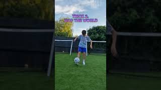 3 EASY FREESTYLE TRICKS YOU CAN LEARN! ⚽⚽⚽ #football #skills #shorts screenshot 3