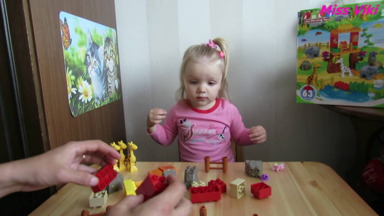Вместе с Викой распаковываем  конструктор JDLT зоопарк/ with Vika unboxing constructor JDLT Zoo Set