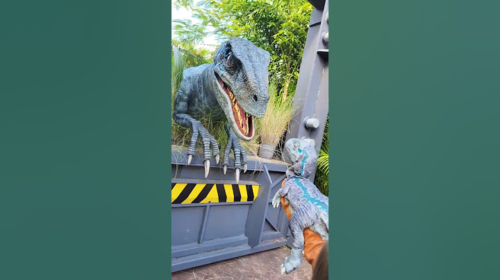 Raptor Blue Meeting Her Baby | Jurassic World at Universal Orlando