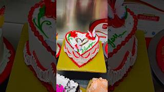 #music #cake #cakedecorating #londoncakedesigner #pineapplecake #hani_8055 #cakedesign