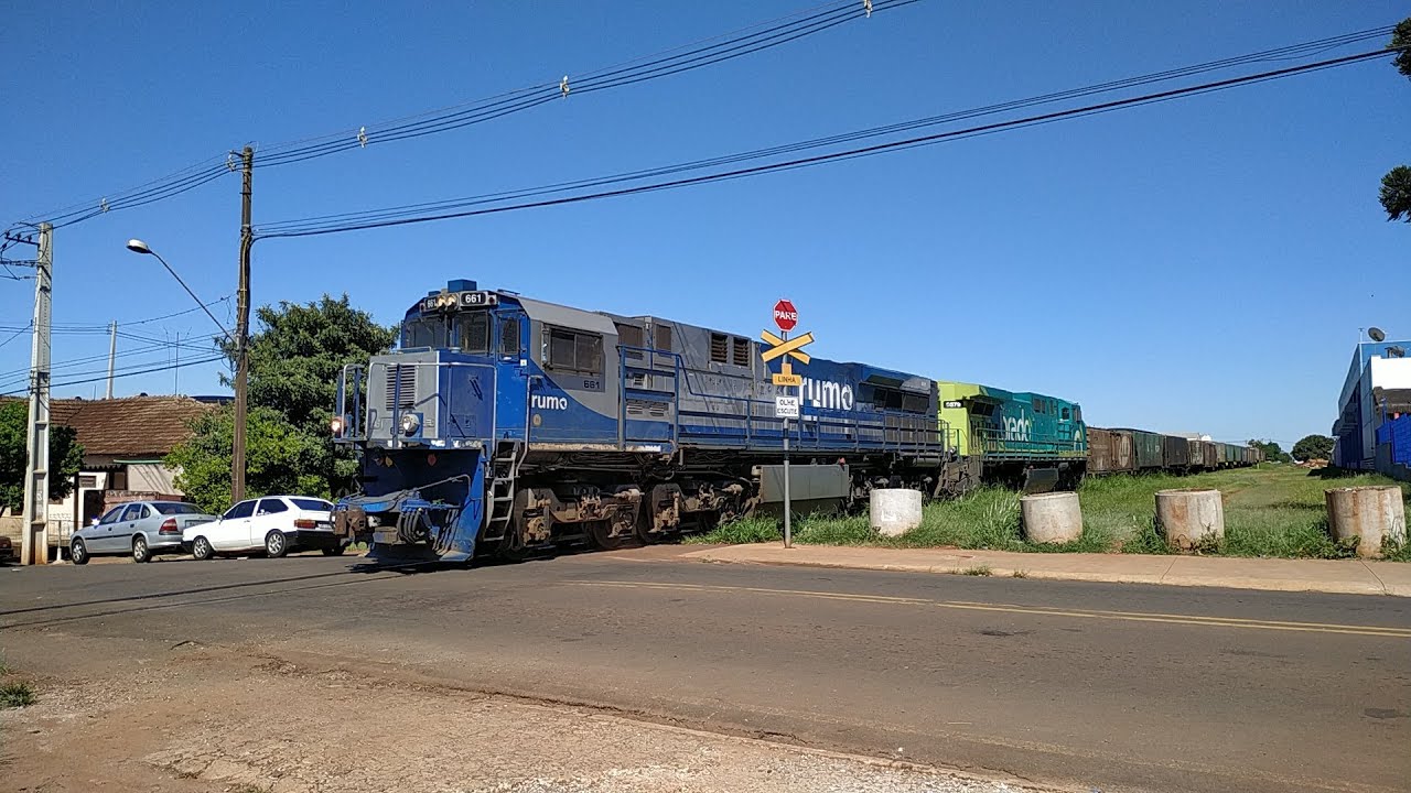 Vídeo Rápido   Trem com 14 vagões passando em Cambé PR