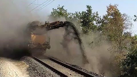 BCM working Railway Track Machine Deep Screening 🇮🇳#indianrailways#shorts
