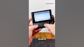 The First True iPhone Rival Motorola Droid 😯😐#shorts