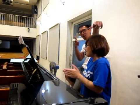 20120609愛樂團練習，"小白"深情演唱又一章「我神真偉大」，台中忠明教會。