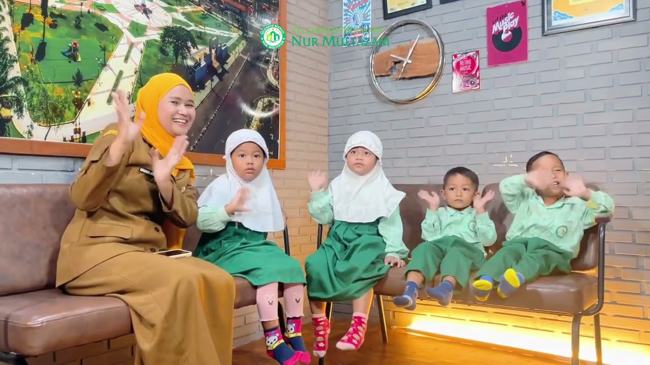 LITERACY DAY ON RADIO (KB Nur Multazam)