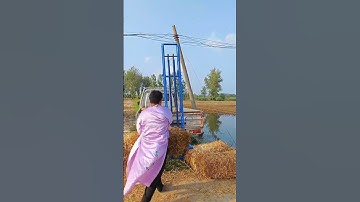 The straw bales can be easily loaded onto the truck This loader can be used on all types