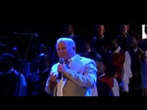 جزء من حفل ختام الكورسات ٢٠٢٤ بمسرح الأنبا رويس بحضور أصحاب الضيافة الأنبا موسى و الأنبا رافائيل 