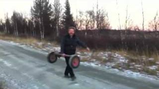 På vei hjem fra hytta ned gammel henger
