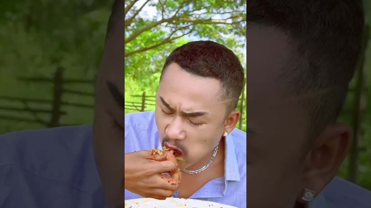 ဒီနေ့ကတော့ ချမ်းအကြိုက် ငပိရည်တို့စရာ အစုံအလင်နဲ့ အာဗြဲခြောင်ကြော်နဲ့ ထမင်းစားဖြစ်တာလေးပါ