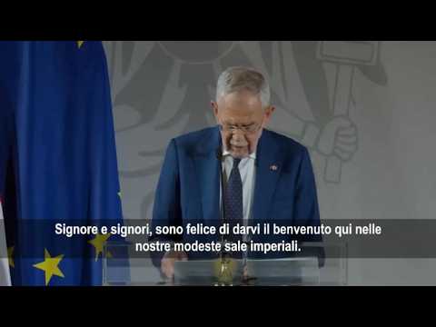 Video Van der Bellen (Austria) scherza: In Ue non abbiamo bisogno di ballroom come a Washington