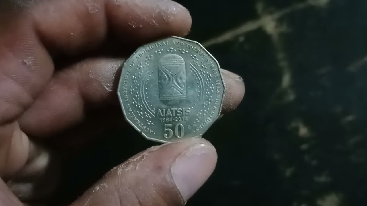 50 cent coin 2014 commemorative Elizabeth II rare valluable 1 million eath