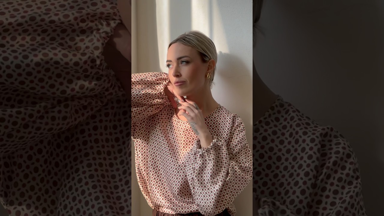 Cosa trovi online..?  Camicie in pura seta italiana , bluse in cashmere e pantaloni in lana.