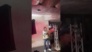 CHIMEFRANCIS  RAW PERFORMANCE AT LAUGH THERAPHY COMEDY CLUB WITH EBUKA MIC AND DEE MAJOR 