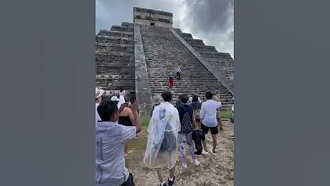 WATCH this tourist get mobbed after climbing ancient Mayan pyramid 👀 #shorts | NY Post - DayDayNews
