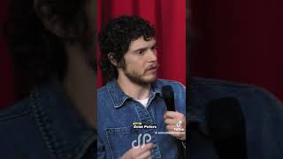 Como seria a voz do Evan Peters em português