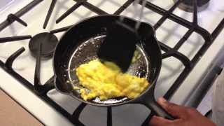 Cooking Scrambled Eggs on Cast Iron (HD)