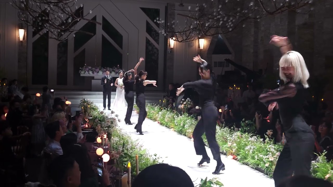 결혼식 레전드 축하공연 댄스스포츠 커플 결혼식의 축하무대