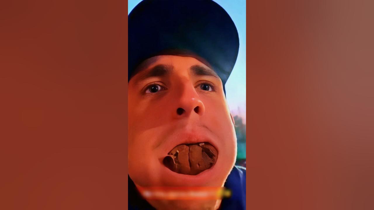 Литвин РАЗОМ СЪЕЛ 3 БУЛКИ ! 🔥🤣 #литвин #shorts - YouTube