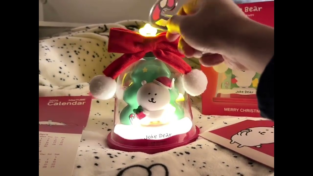 This winter, I will also receive the self-deprecating bear wishing lantern from you, right? The