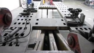 Lot #0100: Chief E-Z-Liner II 18' Frame Machine with Tooling