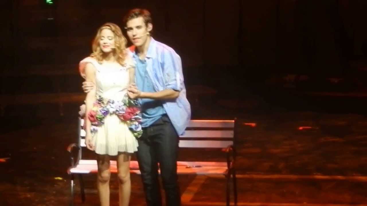 Violetta y Leon (Jorge Blanco) en Vivo Gran Rex 2013