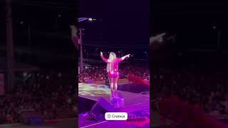 Yara Tchê Cantando Adeus Aquele Amor Com O Público De Crateús-Ce Central Dos Desejeiros