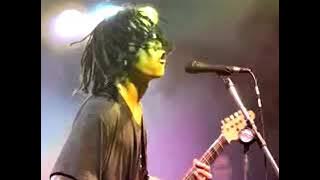 tony q -Pesta pantai versi inggris