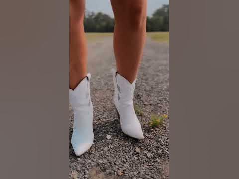 Celeste Kellogg - Dirt Road Dancing (Remix) #countrymusic #summervibes ...