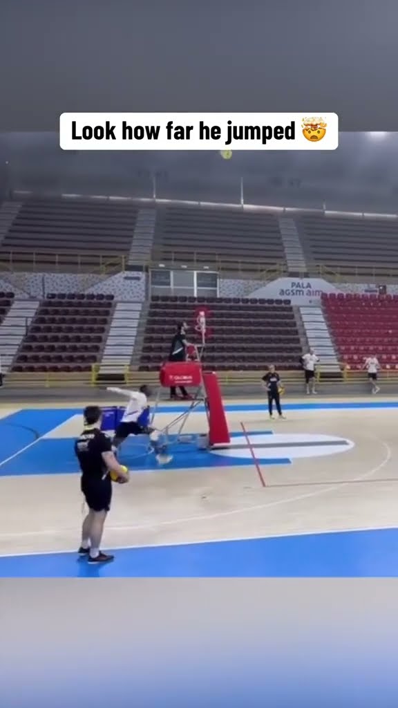 How'd he jump that far? ? (via noumorykeita/IG)